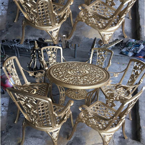 BÀN GHẾ 001